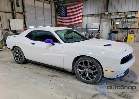 2016 Dodge Challenger Sxt z USA, uszkodzony, nr VIN 2C3CDZAG6GH249740